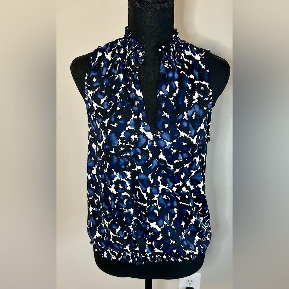 Evereve Roan & Ryan top blue and black sleeveless size s